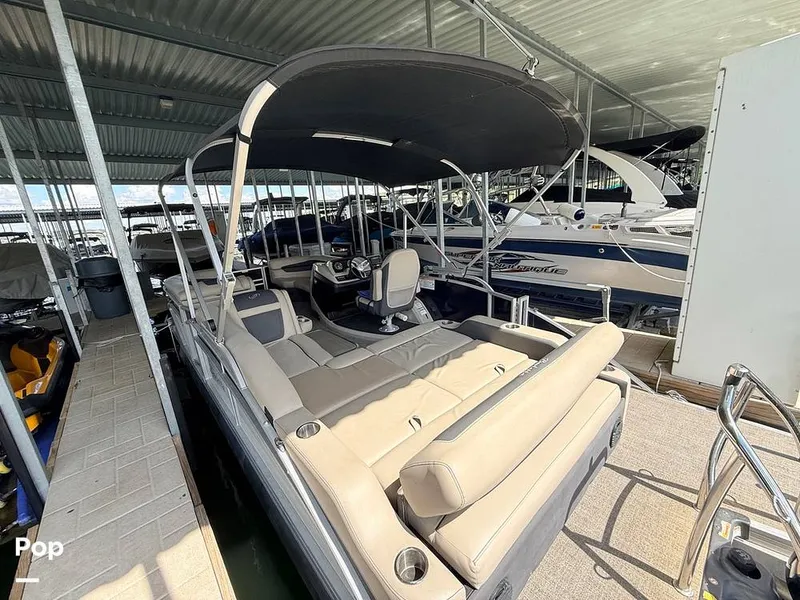Slide: The Image of Barletta Cabrio C 22 Ultra Lounge 2023 - 16826097