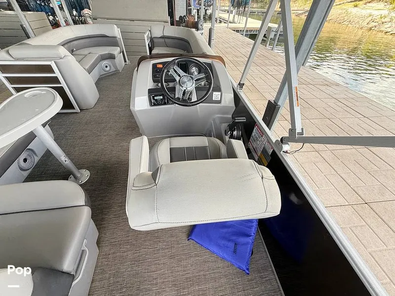 Slide: The Image of Bennington SX22 Fish and Cruise 2024 - 16832069