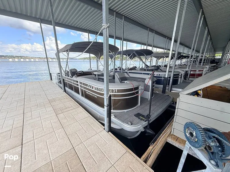Slide: The Image of Bennington SX22 Fish and Cruise 2024 - 16832053