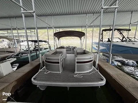 Slide: The Image of Bennington 24SXSB 2024 - 16832683
