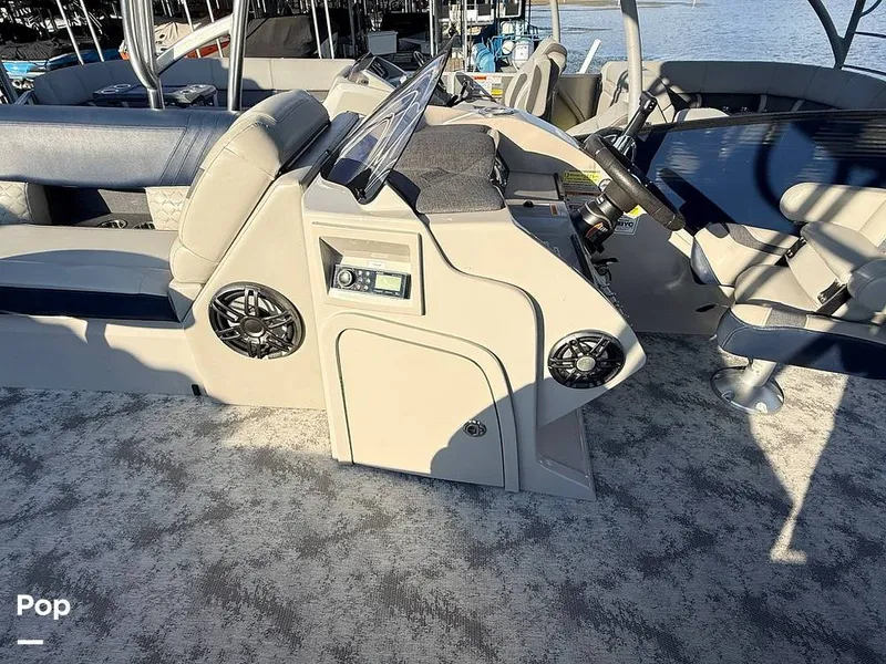 Slide: The Image of Crest 250 Caribbean 2023 - 16807453