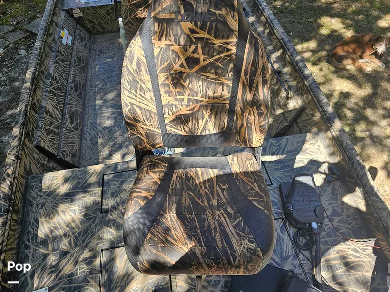 Slide: The Image of Lowe Roughneck 2070 CC 2022 - 16809761