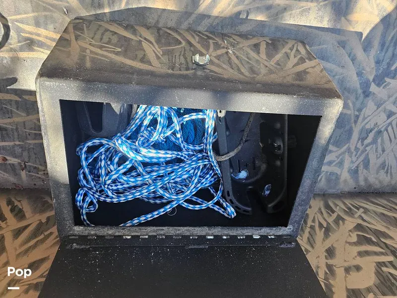 Slide: The Image of Lowe Roughneck 2070 CC 2022 - 16809772