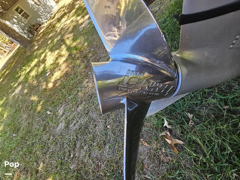 Slide: The Image of Lowe Roughneck 2070 CC 2022 - 16809792