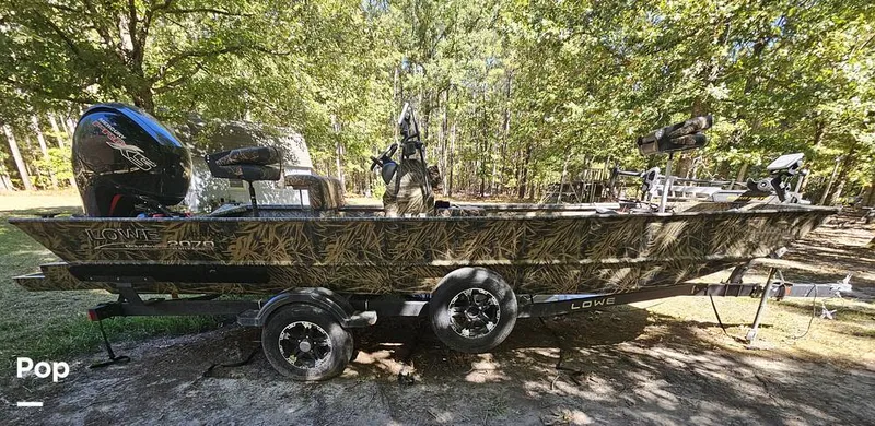 Slide: The Image of Lowe Roughneck 2070 CC 2022 - 16809787
