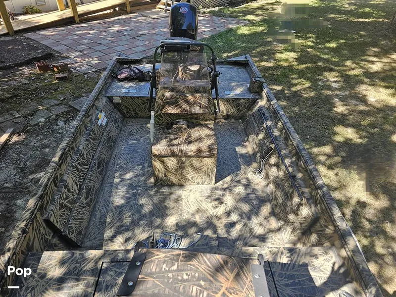 Slide: The Image of Lowe Roughneck 2070 CC 2022 - 16809757