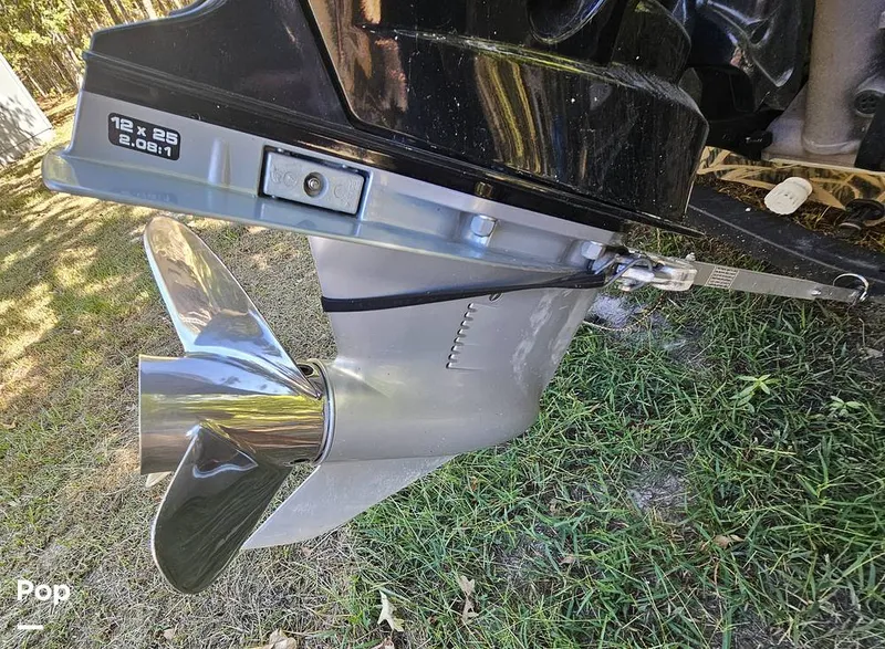 Slide: The Image of Lowe Roughneck 2070 CC 2022 - 16809791