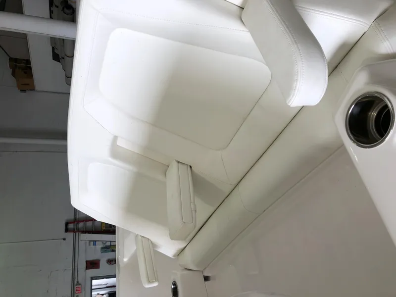 Slide: The Image of Intrepid 407 2020 - 33