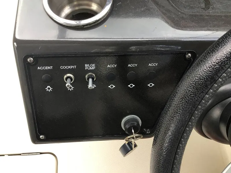 Slide: The Image of Bayliner VR6 OB 2024 - 16793330