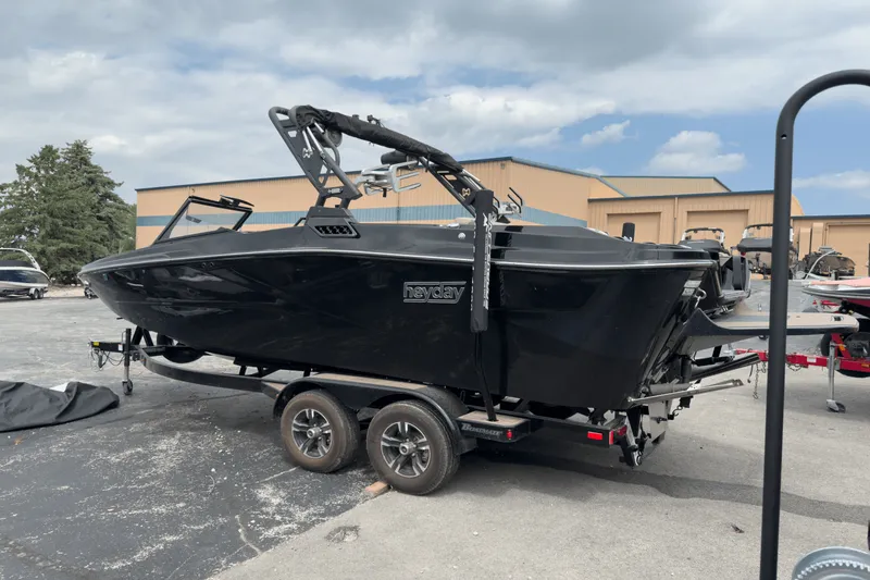 The Image of Heyday Wake Boats H22 2022 - 0