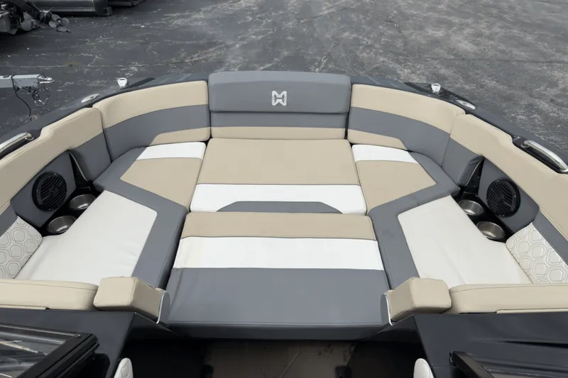 Slide: The Image of Heyday Wake Boats H22 2022 - 19