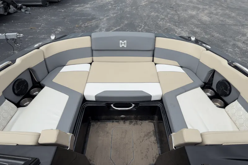 Slide: The Image of Heyday Wake Boats H22 2022 - 20