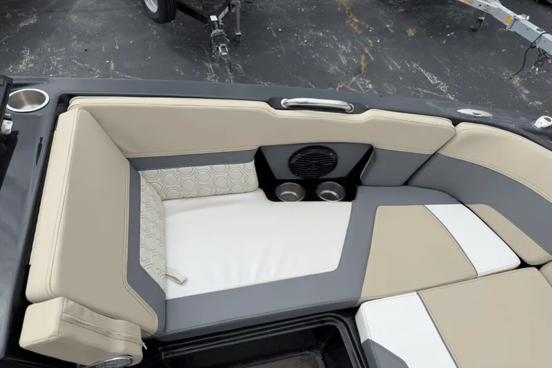 Slide: The Image of Heyday Wake Boats H22 2022 - 21