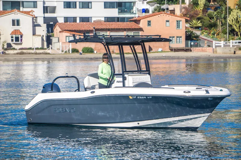 Slide: The Image of Robalo R 200 Center Console 2018 - 3