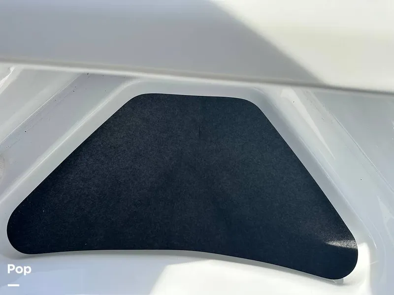Slide: The Image of Four Winns H1 Freedom IO 2026 - 16823165