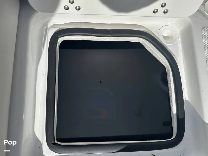 Slide: The Image of Four Winns H2 Freedom IO 2026 - 16823842