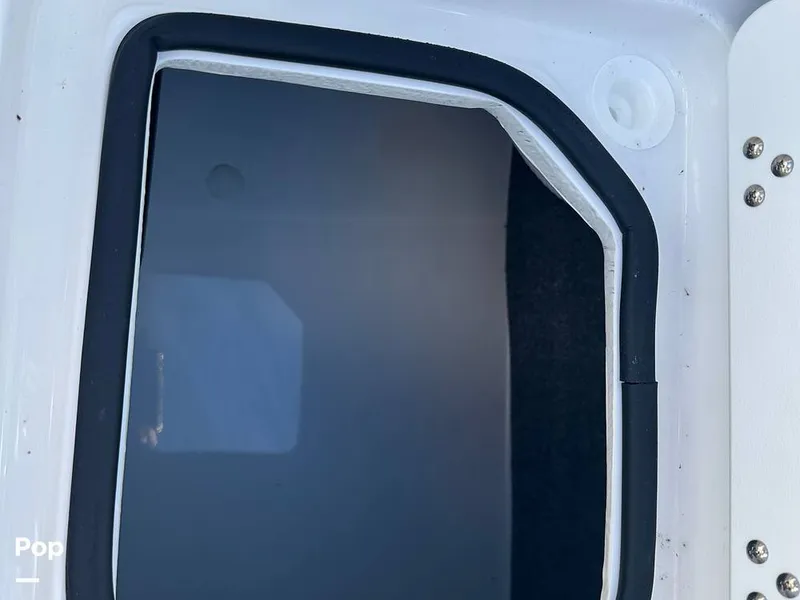 Slide: The Image of Four Winns H2 Freedom IO 2026 - 16823912
