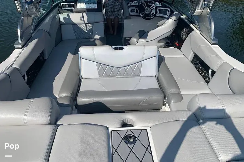 Slide: The Image of Mastercraft X23 2015 - 16810967