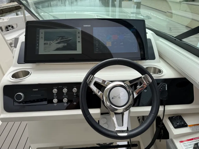 Slide: The Image of Sea Ray 310 SLX OB 2024 - 21