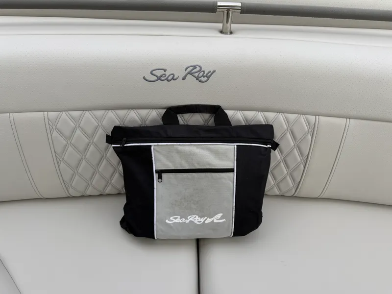 Slide: The Image of Sea Ray 310 SLX OB 2024 - 45