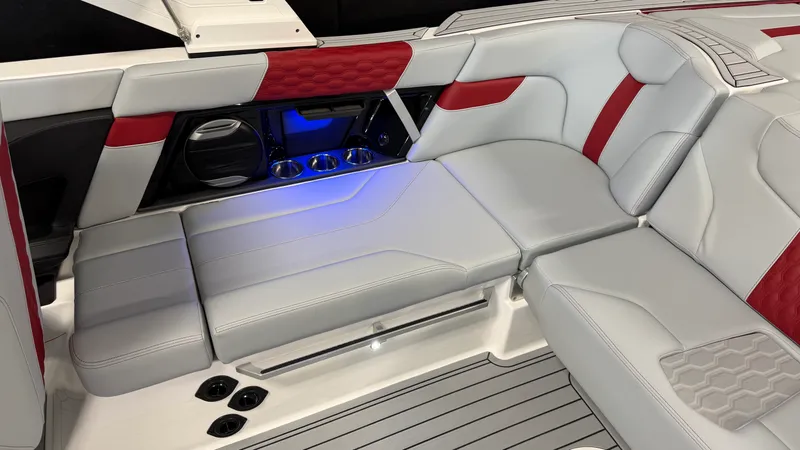 Slide: The Image of Mastercraft XT22 2026 - 35