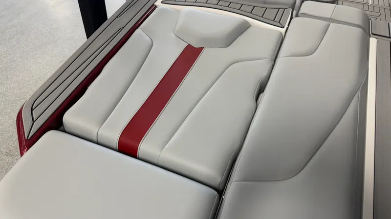 Slide: The Image of Mastercraft XT22 2026 - 17