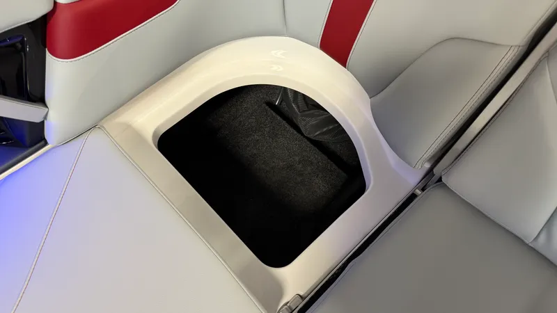 Slide: The Image of Mastercraft XT22 2026 - 39