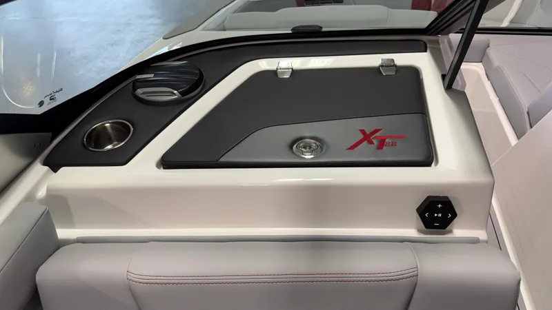 Slide: The Image of Mastercraft XT22 2026 - 66