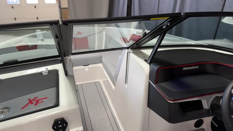Slide: The Image of Mastercraft XT22 2026 - 90