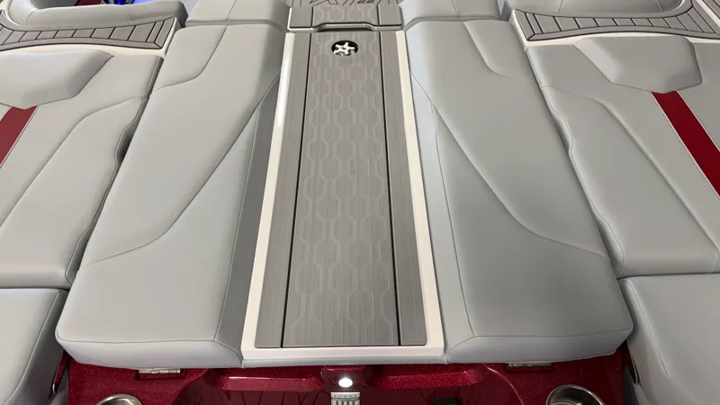 Slide: The Image of Mastercraft XT22 2026 - 24