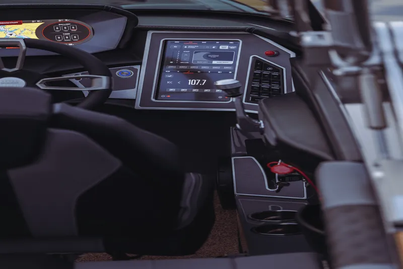 Slide: The Image of Mastercraft XT22 2026 - 8