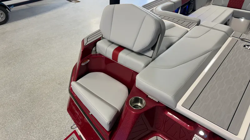 Slide: The Image of Mastercraft XT22 2026 - 16