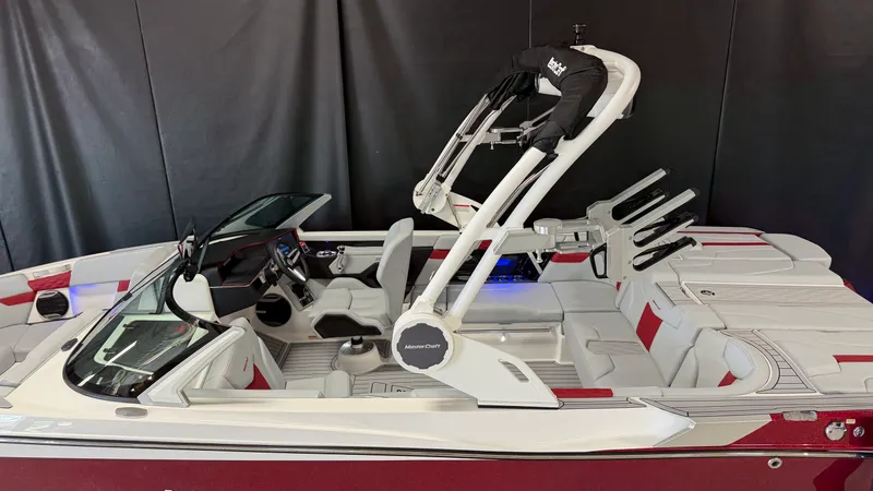 Slide: The Image of Mastercraft XT22 2026 - 5