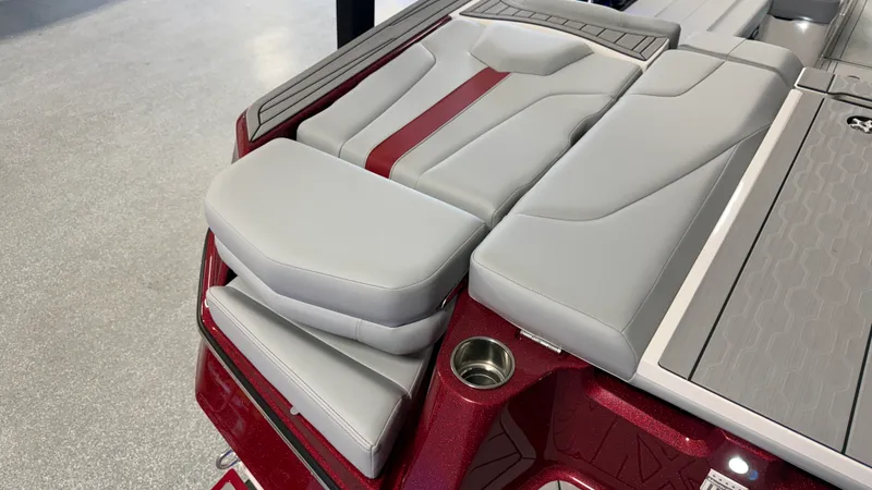 Slide: The Image of Mastercraft XT22 2026 - 14