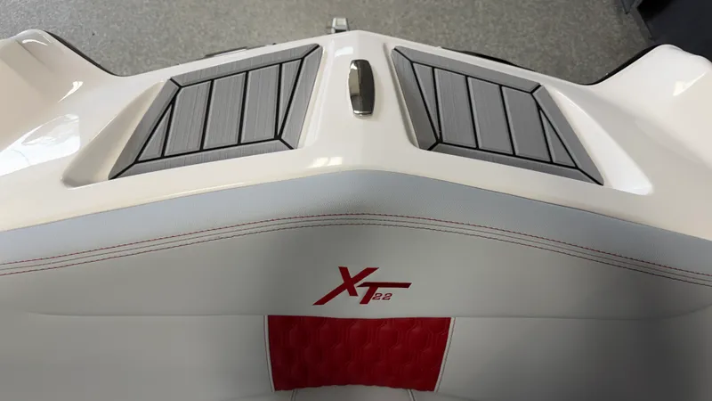 Slide: The Image of Mastercraft XT22 2026 - 103