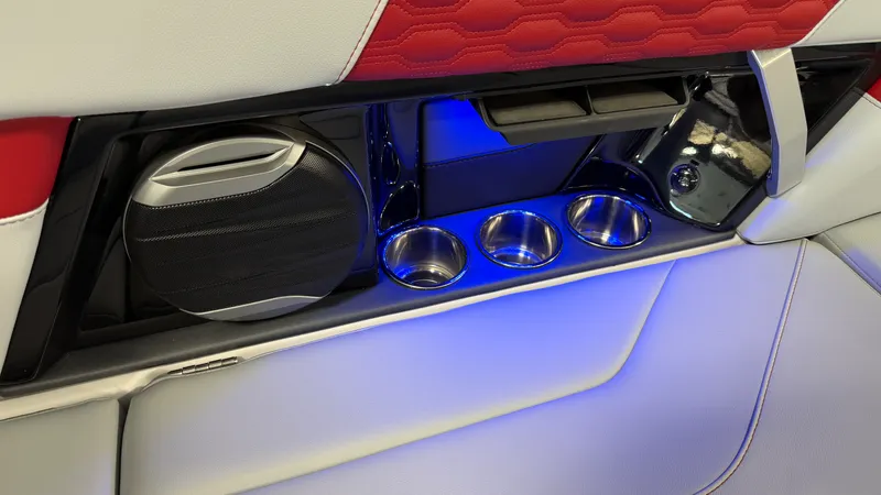 Slide: The Image of Mastercraft XT22 2026 - 44