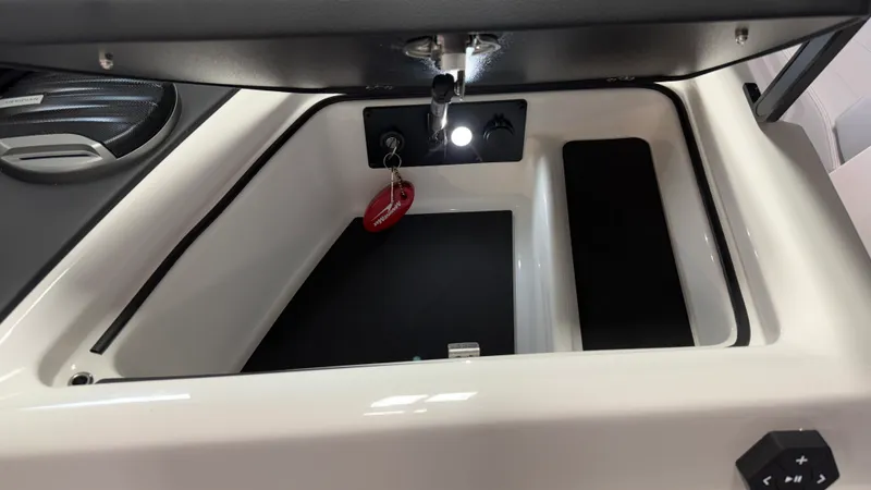 Slide: The Image of Mastercraft XT22 2026 - 69
