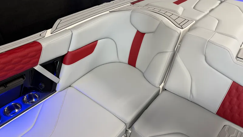 Slide: The Image of Mastercraft XT22 2026 - 38