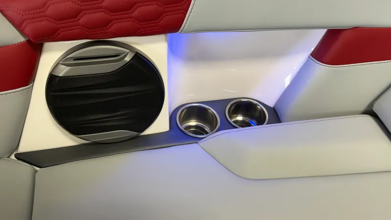 Slide: The Image of Mastercraft XT22 2026 - 99