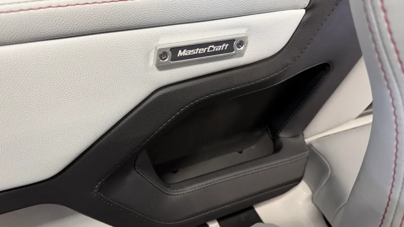 Slide: The Image of Mastercraft XT22 2026 - 77