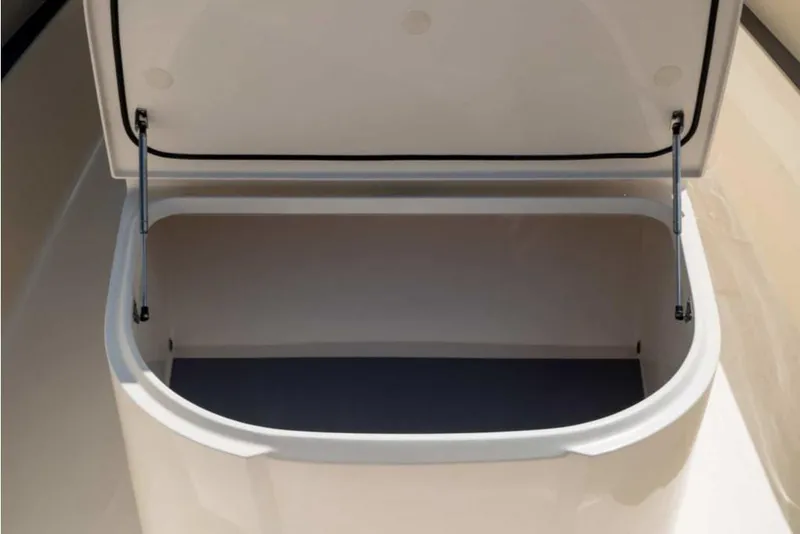 Slide: The Image of Scout 330 LXF 2023 - 38