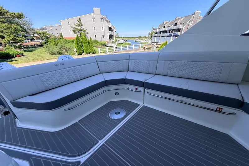 Slide: The Image of Sea Ray Sundancer 320 Outboard 2026 - 16