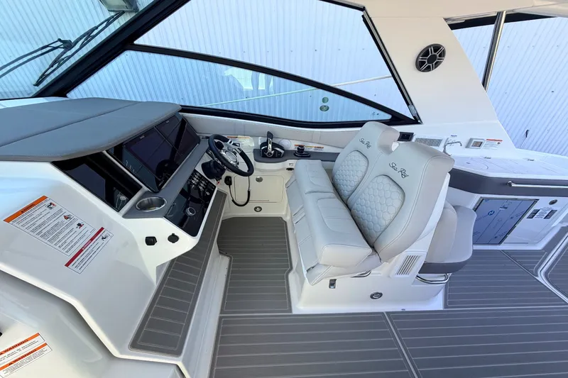 Slide: The Image of Sea Ray Sundancer 320 Outboard 2026 - 23