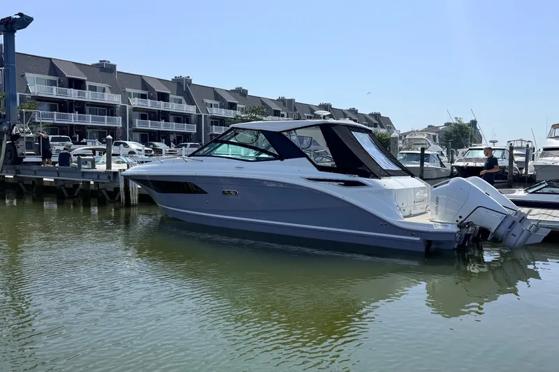 Slide: The Image of Sea Ray Sundancer 320 Outboard 2026 - 7