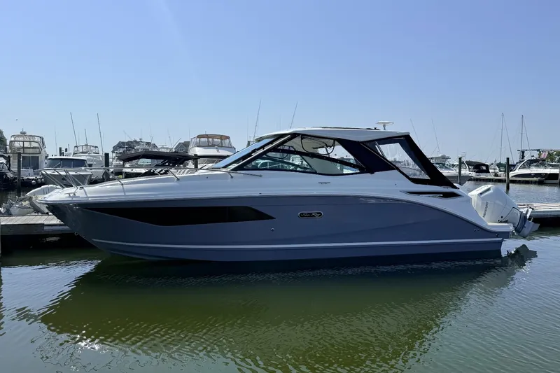 The Image of Sea Ray Sundancer 320 Outboard 2026 - 0