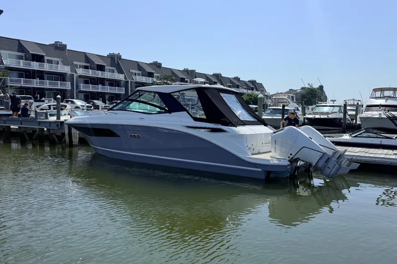 Slide: The Image of Sea Ray Sundancer 320 Outboard 2026 - 6