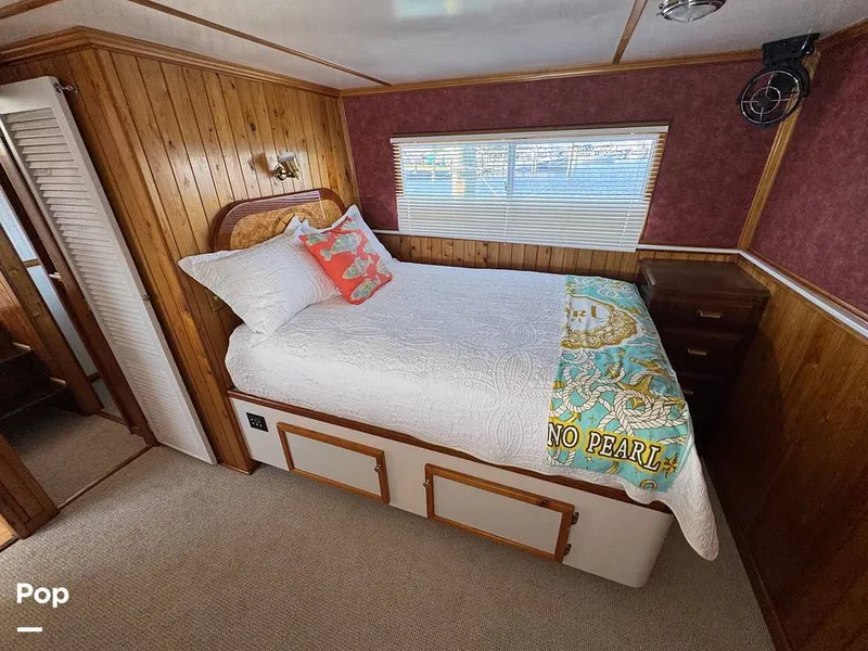 Slide: The Image of Master Bedroom - 16833226