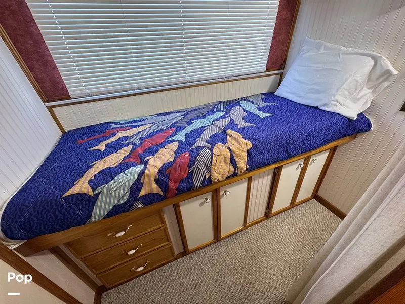 Slide: The Image of Single bed w/ cabinets - 16833227