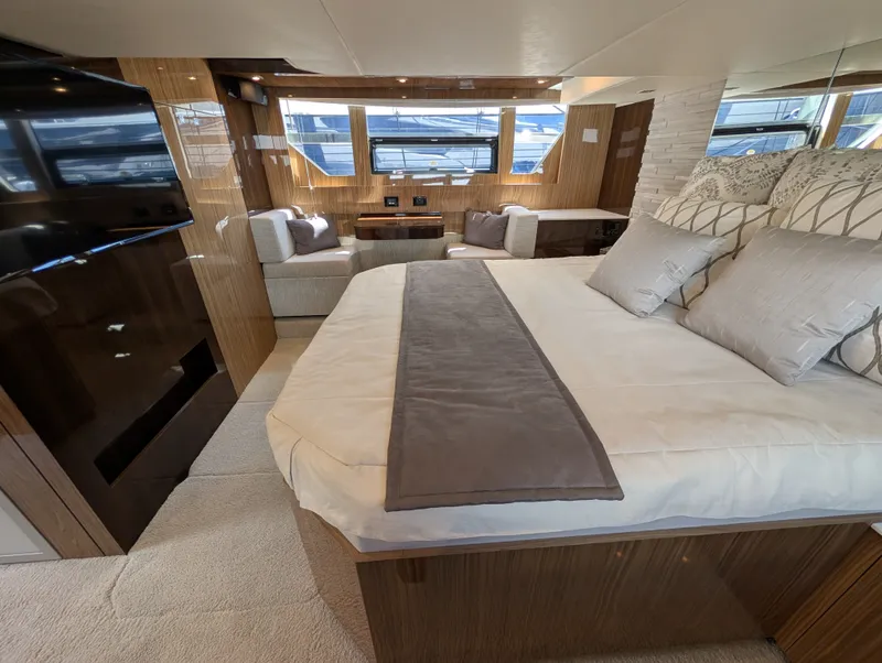 Slide: The Image of Cruisers 54 Cantius 2022 - 114