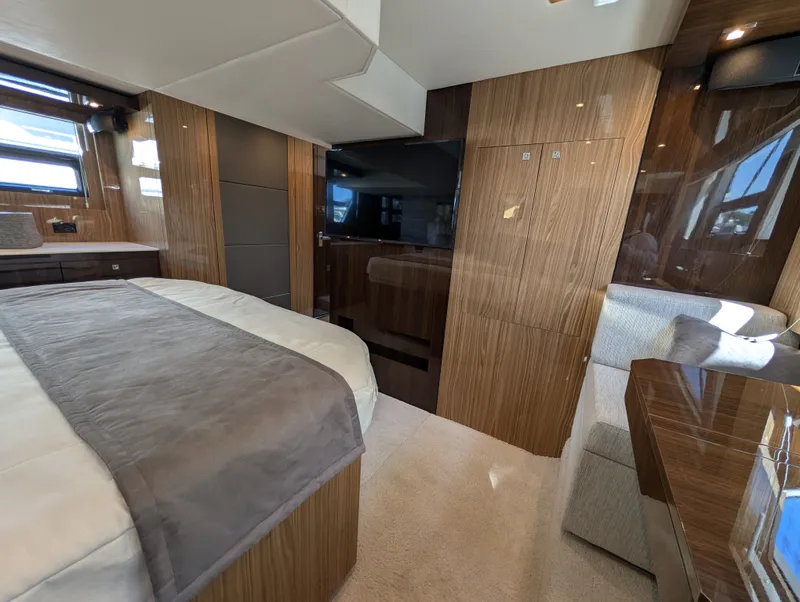 Slide: The Image of Cruisers 54 Cantius 2022 - 116